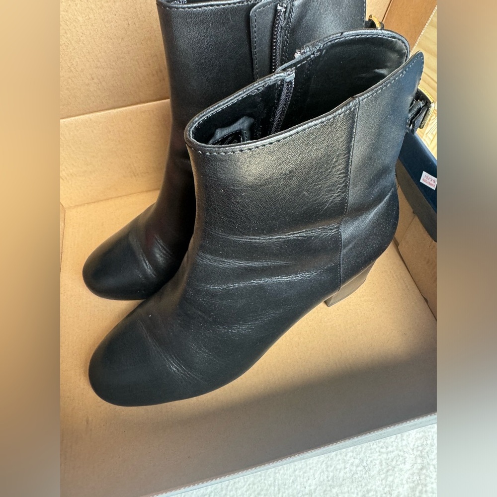 Cole Haan Wren bootie size 9